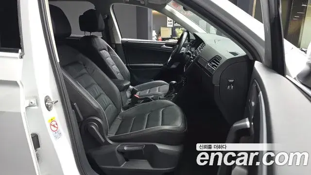 Volkswagen Tiguan 2020 — ფოტო 4/20