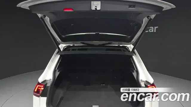 Volkswagen Tiguan 2020 — ფოტო 11/20
