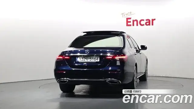 Mercedes-Benz E-Class 2021 — Фото 4/20