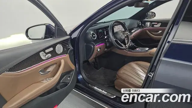 Mercedes-Benz E-Class 2021 — Фото 10/20
