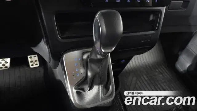 Hyundai Staria 2024 — Фото 9/20
