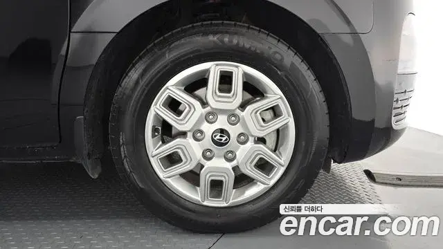 Hyundai Staria 2024 — Photo 5/30