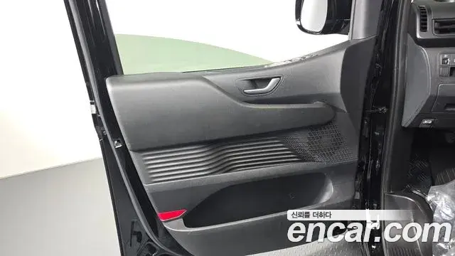 Hyundai Staria 2024 — Photo 29/30