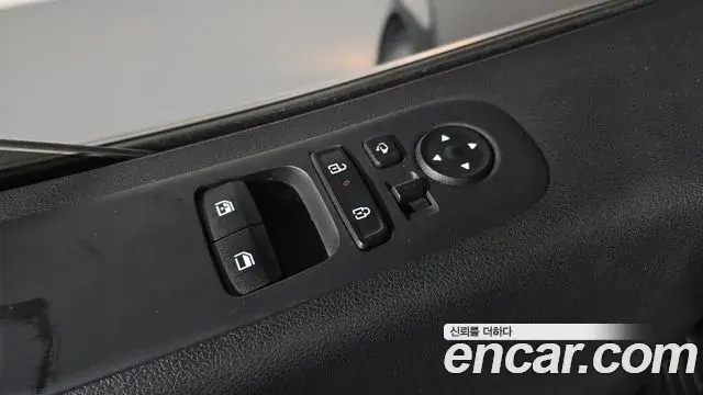 Hyundai Staria 2024 — Photo 12/30