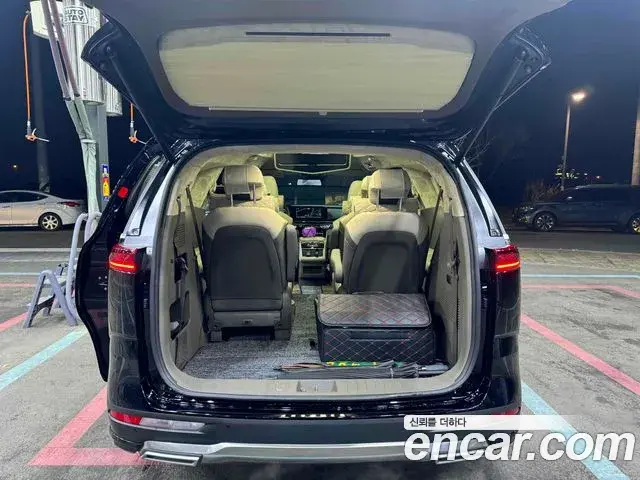 Kia Carnival 2022 — Photo 7/20