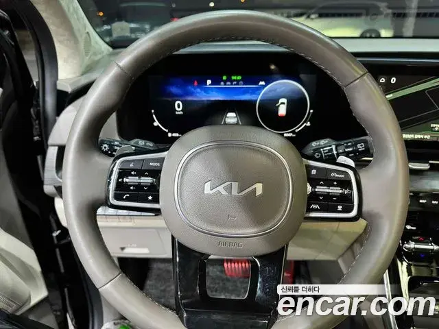 Kia Carnival 2022 — Photo 9/20