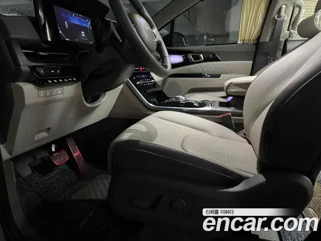 Kia Carnival 2022 — Photo 16/20