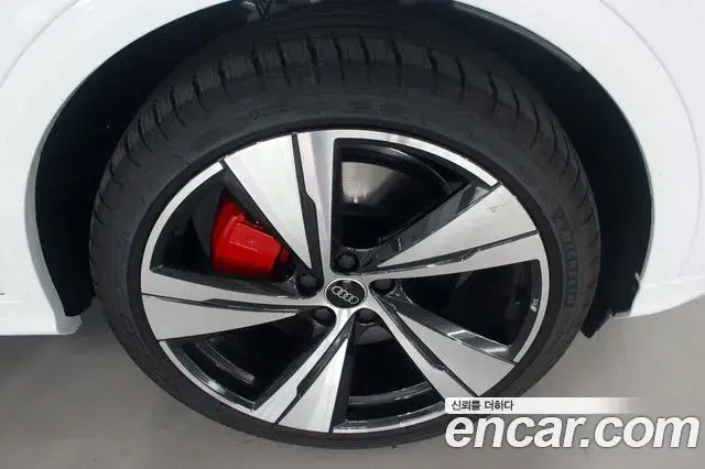 Audi Q5 2025 — ფოტო 5/20