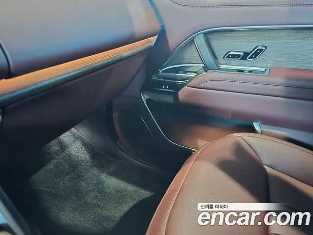 Land Rover Range Rover 2025 — Photo 13/20