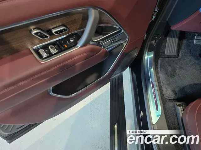 Land Rover Range Rover 2025 — Photo 17/20