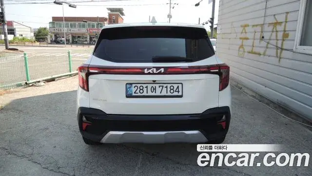Kia Seltos 2022 — ფოტო 10/20