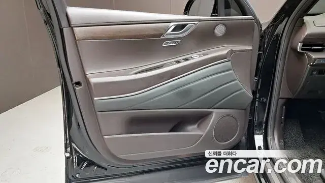 Genesis GV80 2022 — ფოტო 26/34