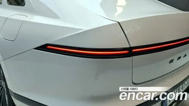 Hyundai Grandeur Hybrid 2023 — ფოტო 9/34