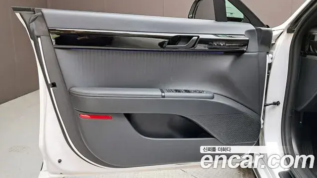 Hyundai Grandeur Hybrid 2023 — ფოტო 16/34