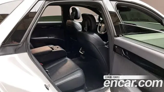 Hyundai Grandeur Hybrid 2023 — ფოტო 12/34