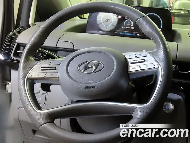 Hyundai Staria 2021 — ფოტო 10/20