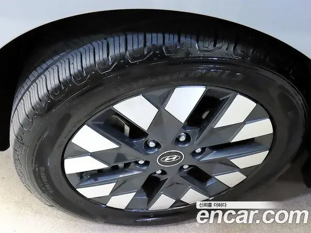 Hyundai Staria 2021 — ფოტო 16/20