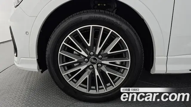Audi Q3 2025 — ფოტო 28/32
