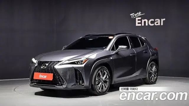 Lexus UX300h 2026 — Photo 29/31