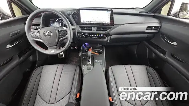 Lexus UX300h 2026 — Photo 24/31