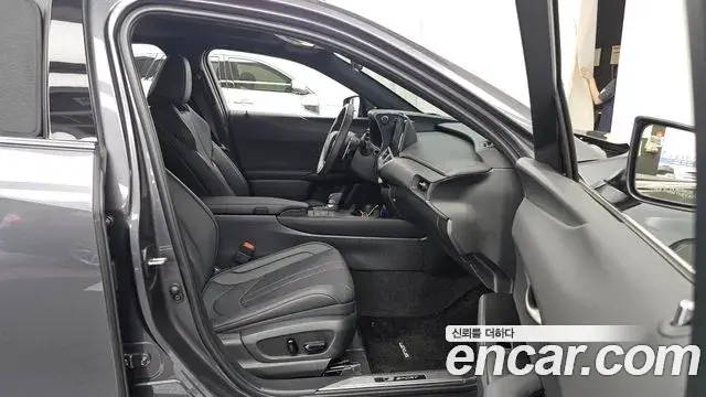 Lexus UX300h 2026 — Photo 25/31
