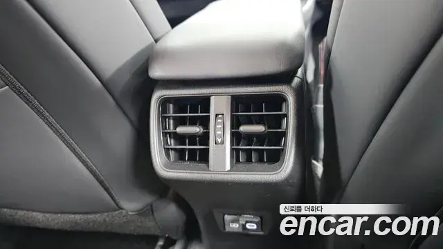 Lexus UX300h 2026 — Photo 9/31