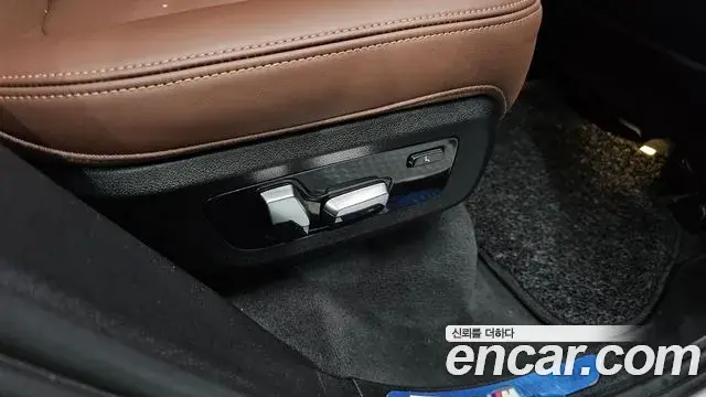 BMW X5 2023 — ფოტო 19/32