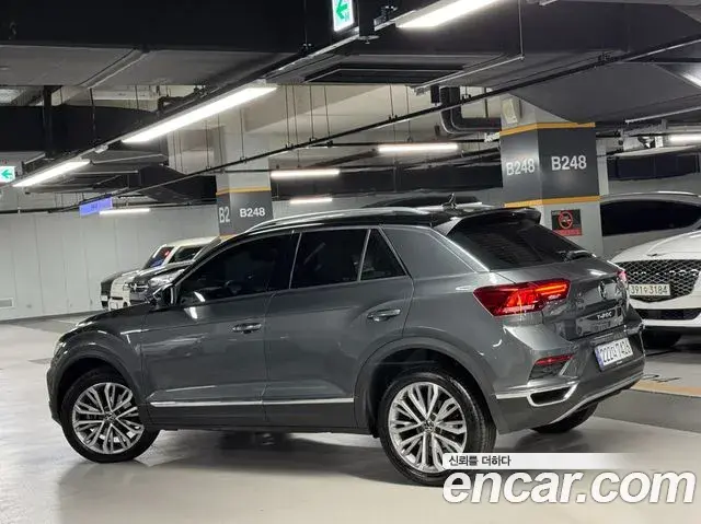 Volkswagen T-Roc 2022 — ფოტო 18/20