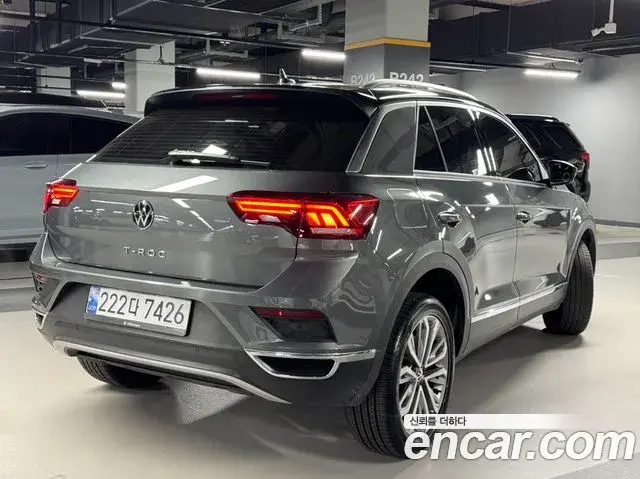 Volkswagen T-Roc 2022 — ფოტო 4/20