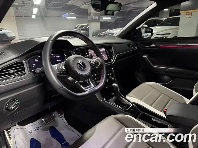Volkswagen T-Roc 2022 — ფოტო 13/20