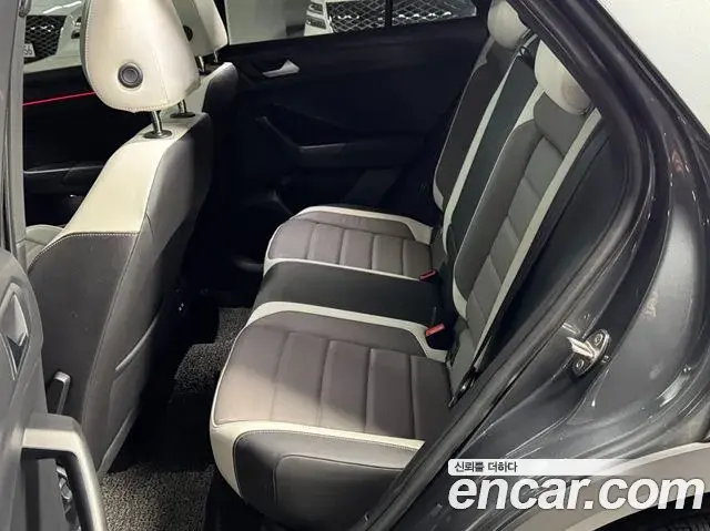 Volkswagen T-Roc 2022 — ფოტო 10/20