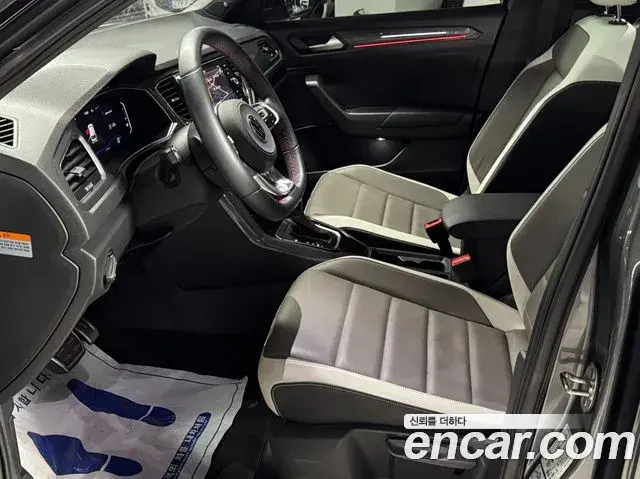 Volkswagen T-Roc 2022 — ფოტო 14/20