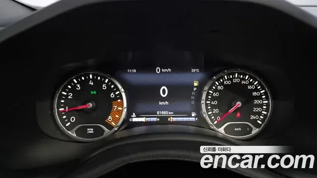 Jeep Renegade 2020 — Şəkil 28/32