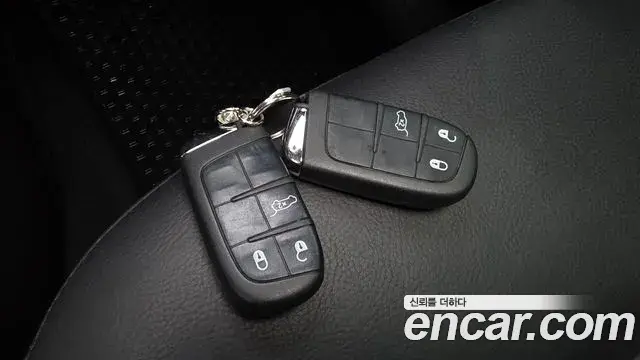Jeep Renegade 2020 — Şəkil 31/32