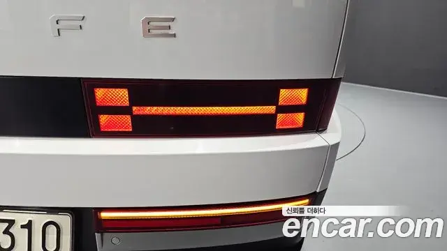 Hyundai Santa Fe 2024 — ფოტო 37/38