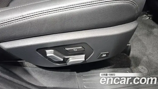 Hyundai Santa Fe 2024 — ფოტო 33/38