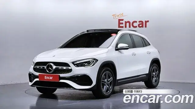 Mercedes-Benz GLA-Class 2023 — ფოტო 2/20