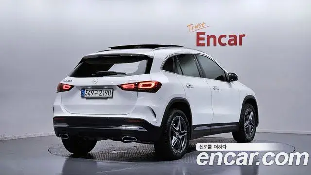 Mercedes-Benz GLA-Class 2023 — ფოტო 18/20