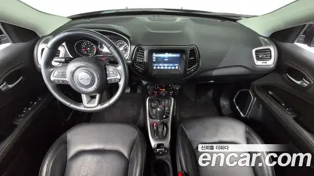 Jeep Compass 2018 — Photo 14/30