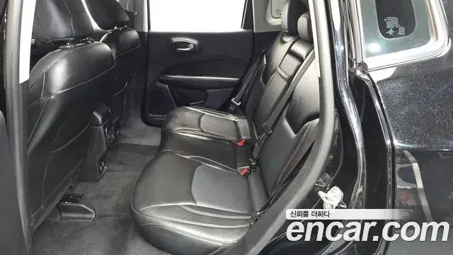 Jeep Compass 2018 — Photo 16/30