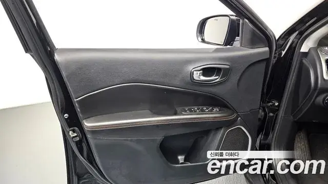 Jeep Compass 2018 — Photo 9/30