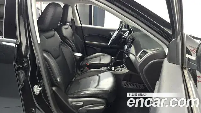 Jeep Compass 2018 — Photo 12/30
