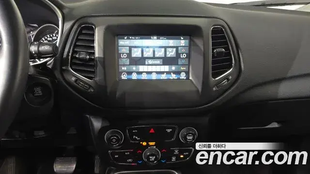 Jeep Compass 2018 — Photo 20/30