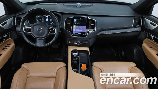 Volvo XC90 2022 — Photo 16/38