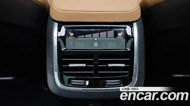 Volvo XC90 2022 — Photo 3/38