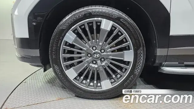 Hyundai Santa Fe 2023 — Photo 2/20