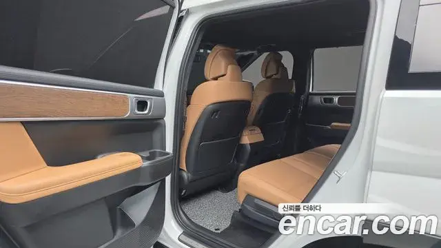 Hyundai Santa Fe 2023 — Photo 6/20