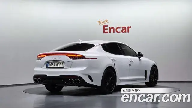 Kia Stinger 2021 — Фото 2/20