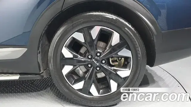 Kia Sportage 2021 — Photo 2/32