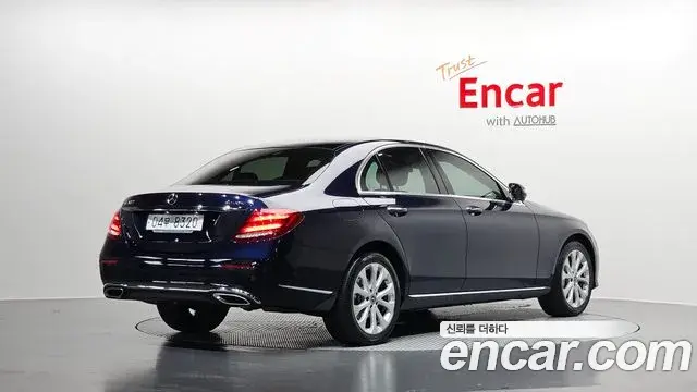 Mercedes-Benz E-Class 2019 — Фото 2/20